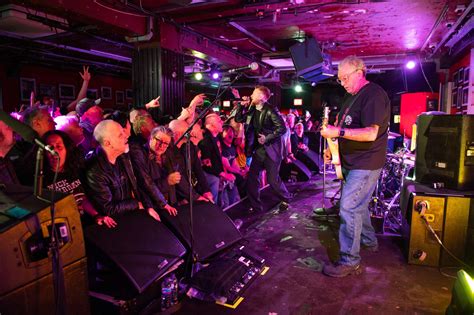 Sex Pistols And Frank Carter Play Secret Gig Noel Gallagher Paul Weller Bobby Gillespie In