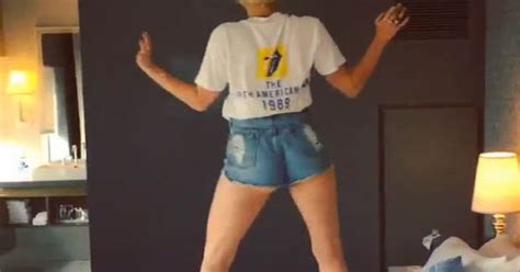 Microscopic Shorts Miley Cyrus Twerks Her Butt Off In Teeny Hot Pants Daily Star