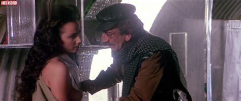 Naked Anna Kanakis In Warriors Of The Wasteland