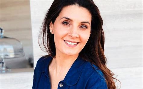 Mayrín Villanueva presumió su figura en bikini a sus casi años