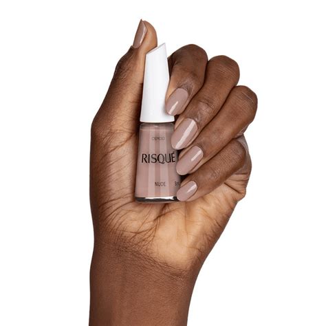 Esmalte Risque Nude Cremoso Elegância e Sofisticação