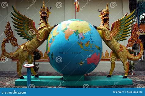 Statues In Burmese Temple Stock Image 276277