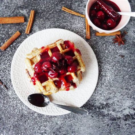 Naked Cake Mit Himbeeren Und Pfirsichen Zuckerkruemel