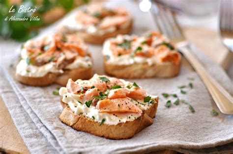 I Crostini Cremosi Al Salmone Sono Un Antipasto Semplice E Goloso