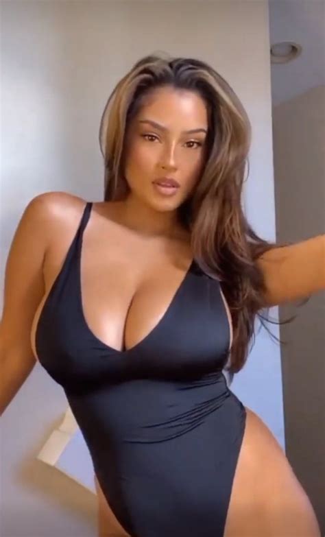 Bikini Girl Name 1485536 NameThatPorn