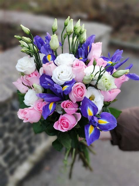 Букетик квітів мікс. in 2024