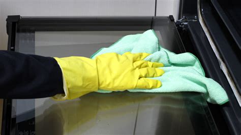 how to clean oven grease