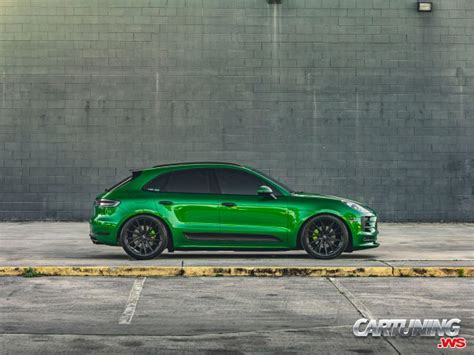 Lowered Porsche Macan Side