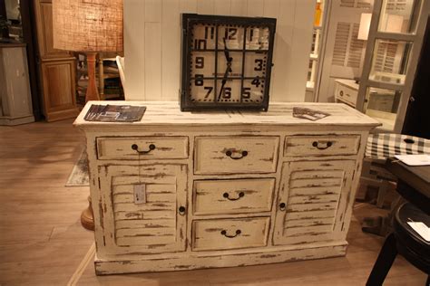 Distressed Furniture Ideas For A Relaxed Stylish Home