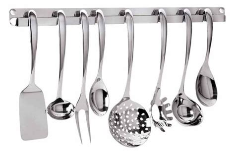 Какой набор кухонных принадлежностей выбрать: виды по комплектации и ...