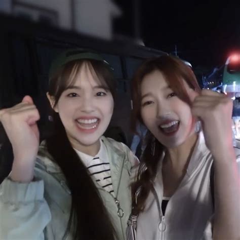 Chuu Choerry Loona Gay Girl Kpop Girls Duo
