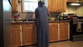 Cheating Arab Wife Is Not Scared And Lets Turkish Delivery Boy Cum Inside Her Hairy Pussy Xnxx