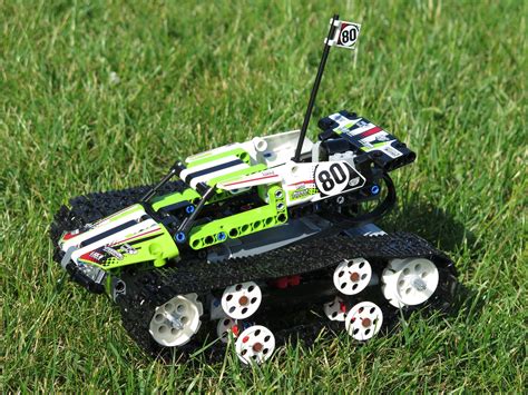 Review - LEGO® Technic Ferngesteuerter Tracked Racer (42065) - Brickzeit