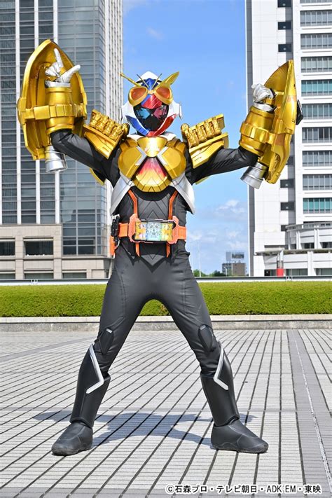 仮面ライダーガッチャード フルフルロケットの姿。 「ガッチャード」スピンオフの新フォーム解禁、仮面ライダーゴージャス電王の姿も 画像