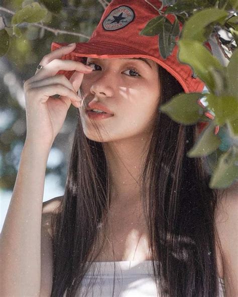 Pin By Fan Boy On Bini Aiah Pretty Brunette Photography Poses For Men Pretty Selfies