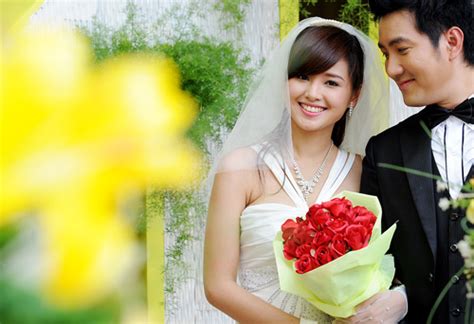 Đặt 4 hot girl đóng phim lên bàn cân