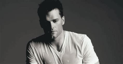 Shirtless Tom Brady Pictures List Of Near Naked Tom Brady Photos