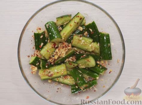 Рецепт: "Битые" огурцы с орехами кешью на RussianFood.com