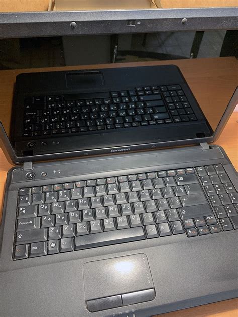 Ноутбук Lenovo G550 / 15.6" TN / HD 1366*768 / Intel Celeron T3100 2 ...