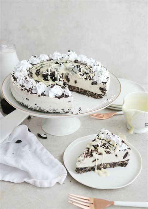Easy no-bake cookies & cream cheesecake recipe - The Little Blog Of Vegan