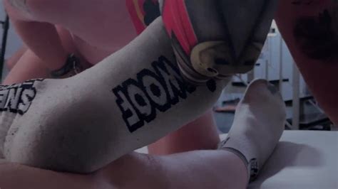 吮吸鸡巴和臭袜子 Pornhub Gay