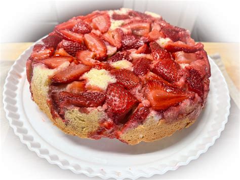 strawberry upside down cake