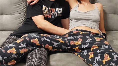 La demi soeur au gros cul est tellement chaude qu elle m a fait éjaculer dessus XVIDEOS