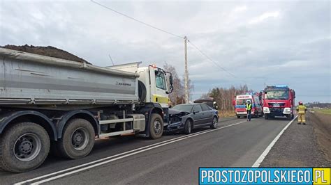 Czołowe zderzenie ciężarówki z audi w Zdzieszowicach Zdjęcia