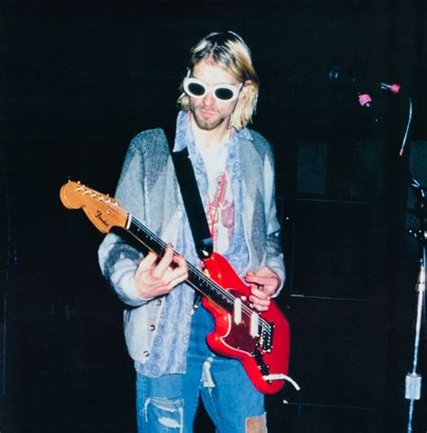 Kurt Cobain, Sunglasses, Style, Fashion, Swag, Moda, Fashion Styles ...