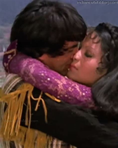 Zeenat Aman Bollywood Old Actress Dvv5a Hot Bathing Hd Caps Indiancelebblog