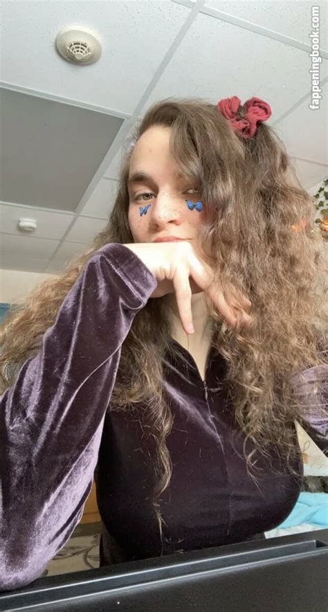 Kylie Kylieaegis Therealkyliepage Fullmetaled Nude Onlyfans Leaks The Fappening