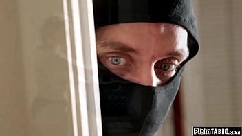 Milf Rubia Tetona Se Folla A Los Ladrones Una Gran Polla Xvideos