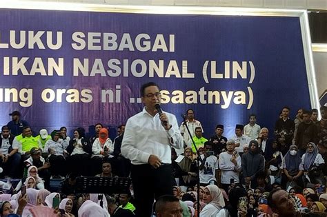 Anies Baswedan Janji Bangun Lapangan Bola Di Setiap Kampung Maluku