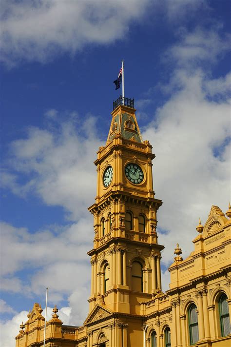 Doncaster VIC , Suburb Profile & Property Market Trends