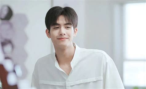 Top kiểu tóc làm thon gọn mặt cho nam hot trend năm nay