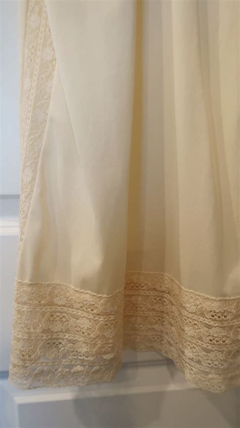 Vintage 60 S Nude Lace Slip Movie Star Brand Size 34 100 Nylon Made In USA Retro Intimate