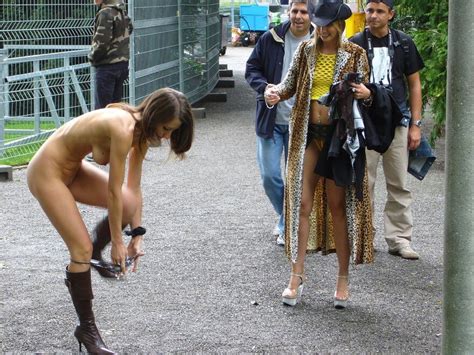 Only One Naked Vol S Oon A Porn Pic