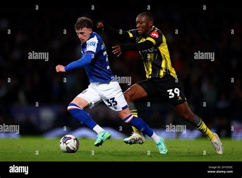 Nathan Broadhead Di Ipswich Town Affronta Edo Kayembe Di Watford