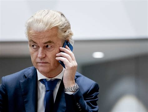 Geert Wilders Als Grote Verbinder De Macht Lonkt Hij Speelt Nu Een