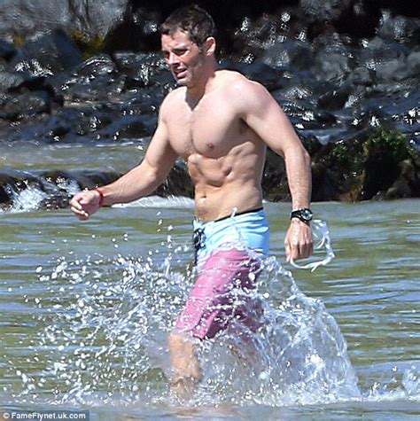 7 Hot Sexy Mary James Marsden Bikini Pics