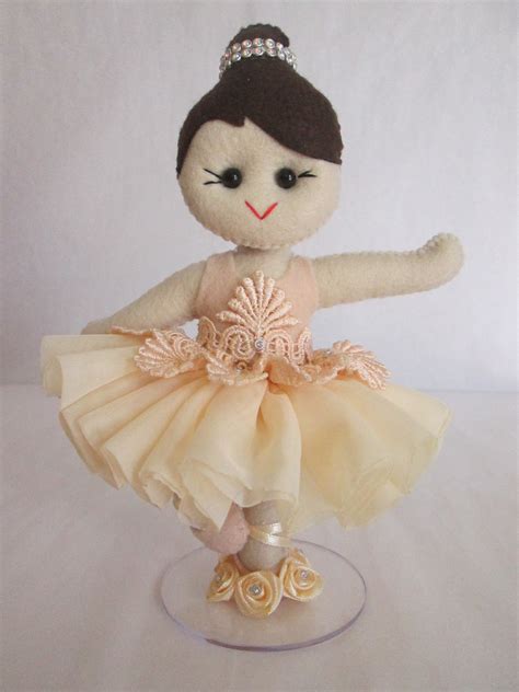 Enfeite de Mesa Bailarina Luxo Nude cm Cada Peça Elo