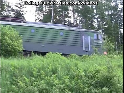 Hot foursome student sex at porn party XVIDEOSダウンローダー XVIDEOSの動画をブラウザ上から1クリックでダウンロード