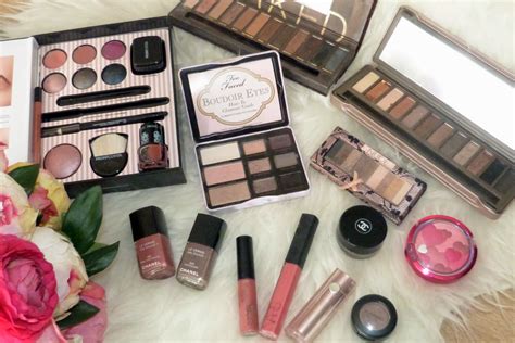 Toi Aussi Tu Es Une Fille Accro Au Nude Petite Surprise Julie Et Ses Futilit S