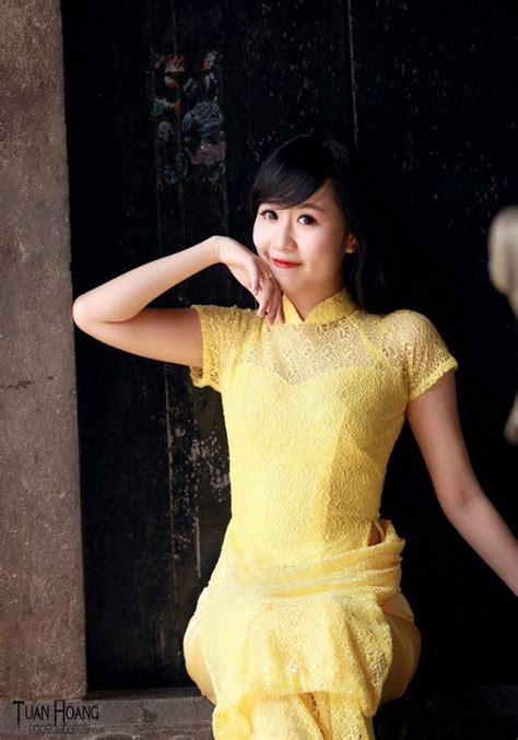 Hot girl Cầu Trường Rực Lửa chào Xuân phương Nam