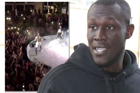 Big Brother S Biannca Lake Strips TOPLESS In The Street And Windmills Her Naked Boobs To