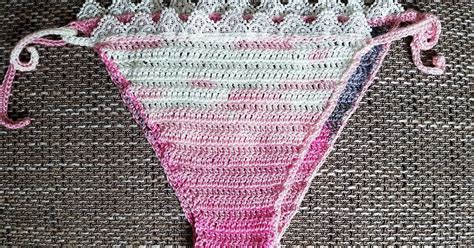 Robótki Eweliny Melanżowe bikini ozdobione koronką