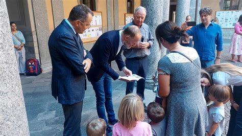 Como Primo Giorno Di Scuola Il Sindaco Alessandro Rapinese In Visita