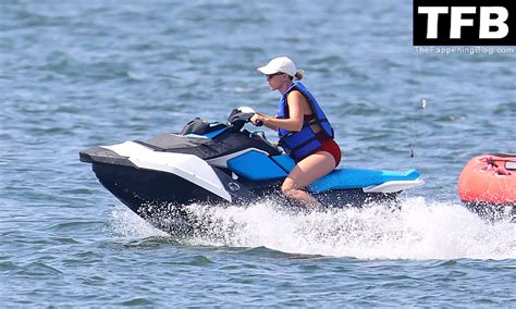 Scarlett Johansson Hits The Ocean In A Red Bikini In East Hampton Photos Pinayflixx Mega