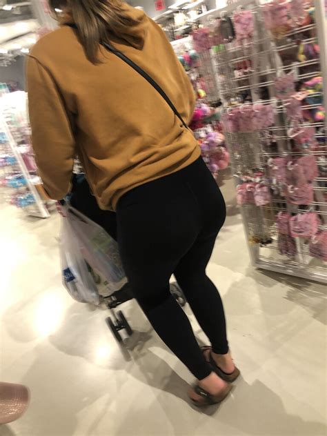 More PAWG MILF With A Bubble Page Spandex Leggings Yoga Pants Forum