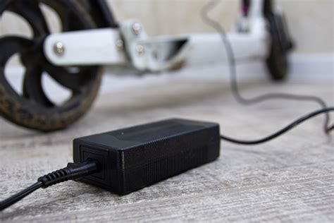 Polacy mają sposób na płonące baterie. To specjalny... pokrowiec